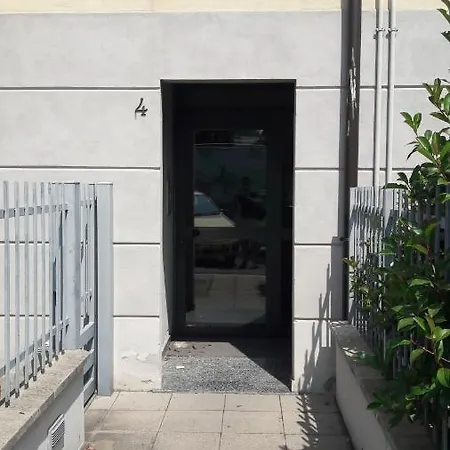 Bright House With 2 Bedrooms & A Unique Terrace