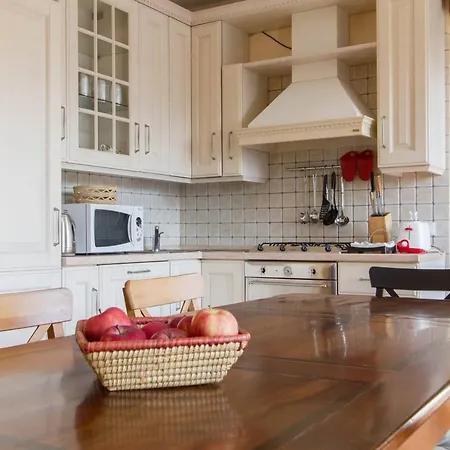 Bright House With 2 Bedrooms & A Unique Terrace *