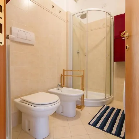 شقة Bright House With 2 Bedrooms & A Unique Terrace بيرغامو