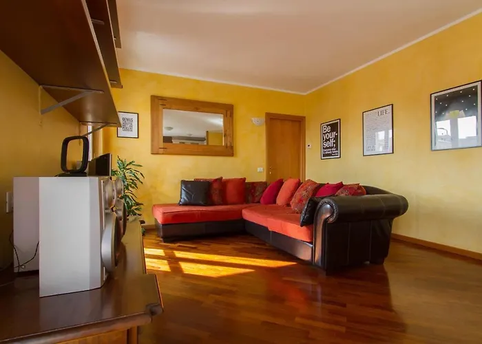 Bright House With 2 Bedrooms & A Unique Terrace Apartamento Bérgamo