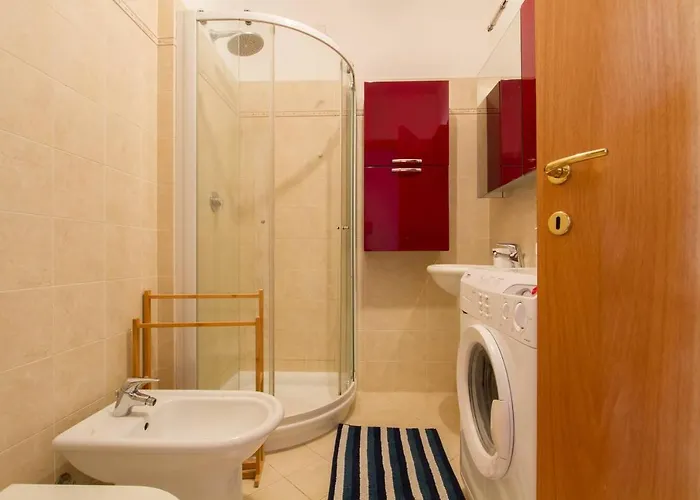 Bright House With 2 Bedrooms & A Unique Terrace Apartment