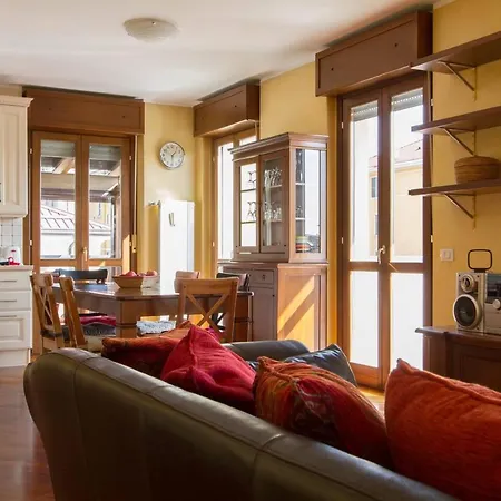 Bright House With 2 Bedrooms & A Unique Terrace *