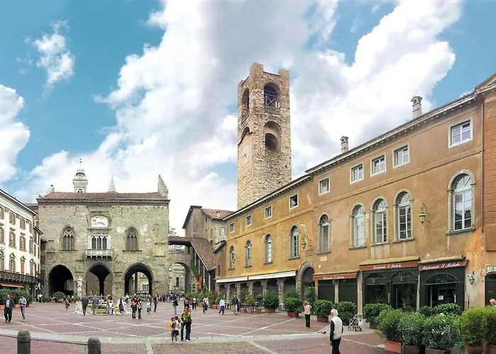 Bright House With 2 Bedrooms & A Unique Terrace Бергамо