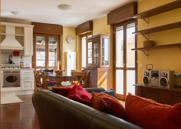 Bright House With 2 Bedrooms & A Unique Terrace *