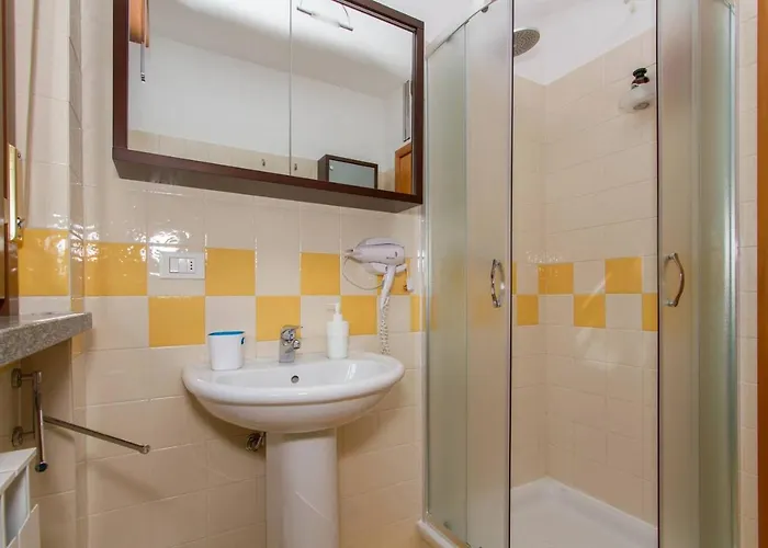 Bright House With 2 Bedrooms & A Unique Terrace Апартаменты